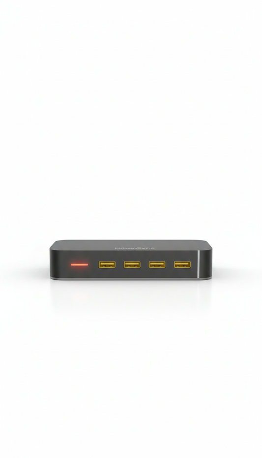 Multi-device USB-C hub in minimalist form